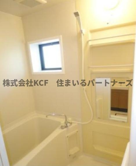 拡大写真:セジュール国分 2階A201のゆったり過ごせるお風呂です