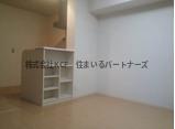 拡大写真:セジュール・ペルル 2階202のこちらのリビングで趣味の時間をお楽しみください