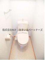 拡大写真:ペイサージュ上津 2階205のゆったりとした空間のトイレです