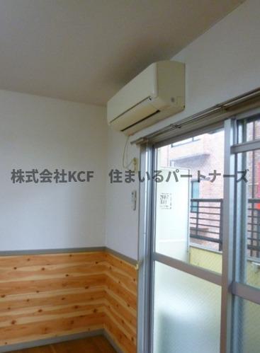 拡大写真:ワンバイワン 1階102の内装は落ち着いています