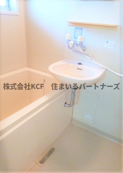 拡大写真:ウッディーハイツ 1階106のきれいなお風呂です