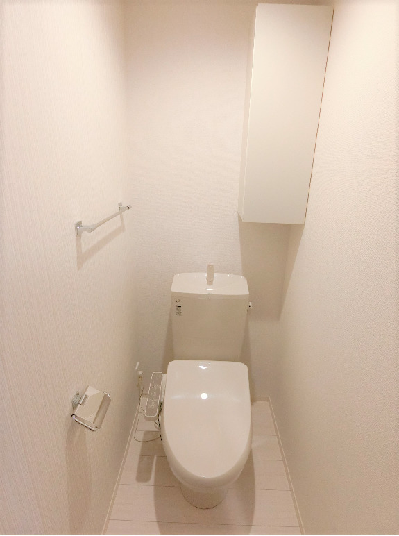 拡大写真:セゾンフィール 1階201のシンプルで使いやすいトイレです