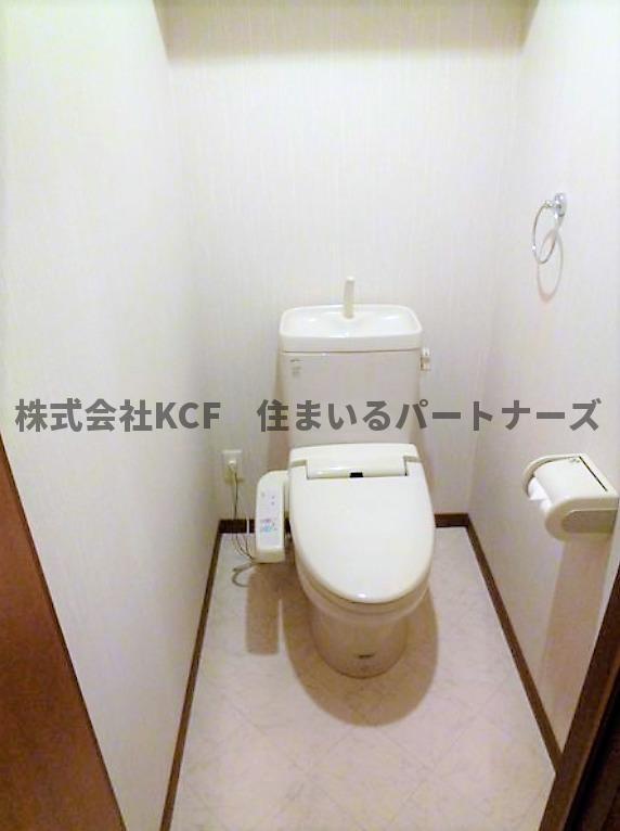 拡大写真:ブランドルフ 4階407の清潔感のあるトイレです