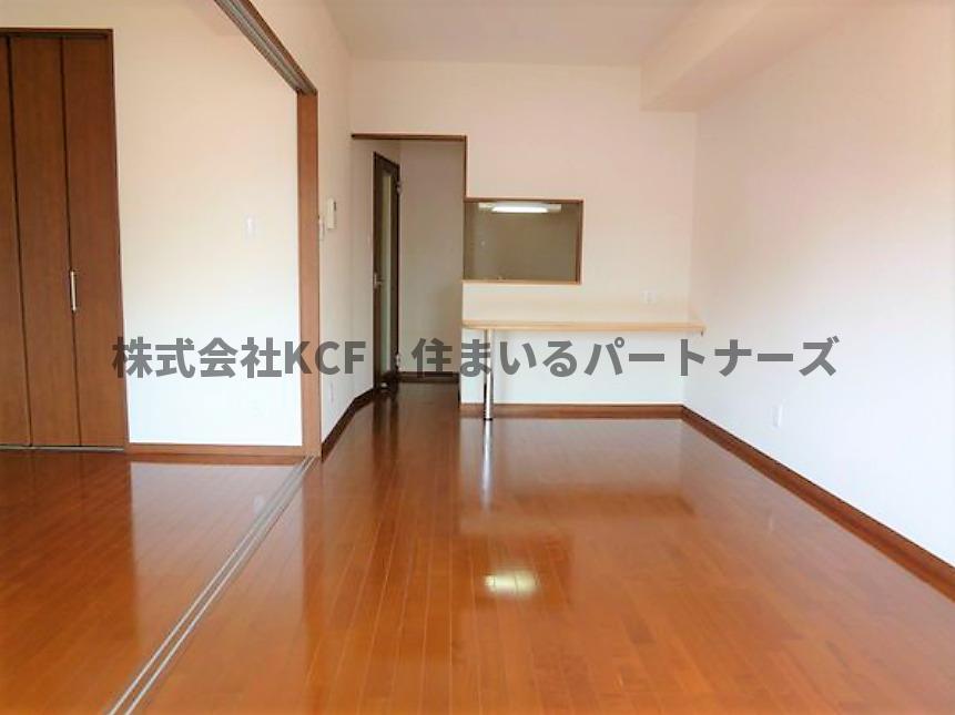 拡大写真:ブランドルフ 4階407の使いやすい居間です