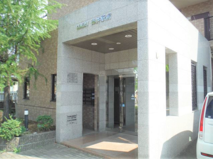 拡大写真:SUNDAY御井駅前 2階205のエントランスです