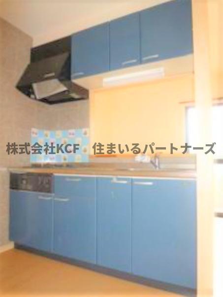 拡大写真:イルプリモ上津 2階202のきれいなキッチンです