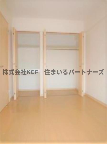 拡大写真:イルプリモ上津 2階202のちょっとした収納スペースも充実しています