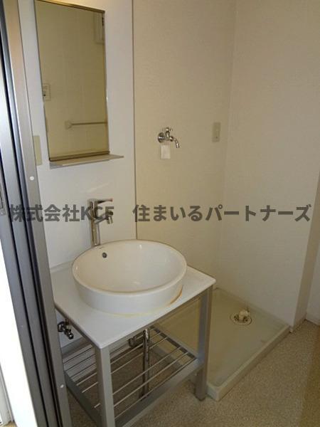 拡大写真:ロイヤル・レセンテ B棟 2階207の忙しい朝には欠かせない洗面所です