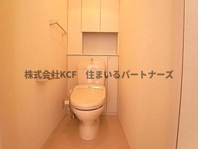 拡大写真:ロイヤル・レセンテ B棟 2階207の落ち着いたトイレです