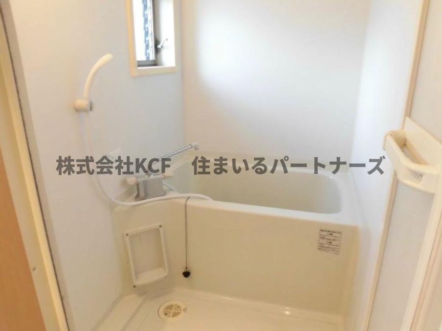 拡大写真:カドル 2階211のゆったり過ごせるお風呂です