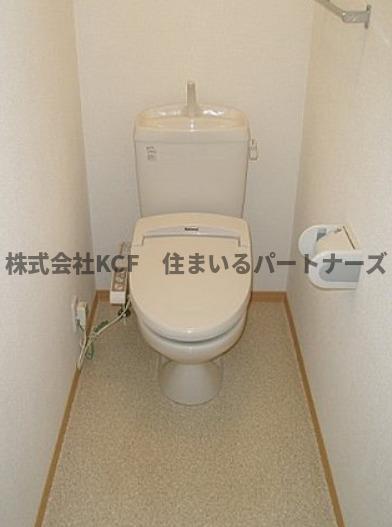 拡大写真:カトレアコート 1階101の落ち着いたトイレです