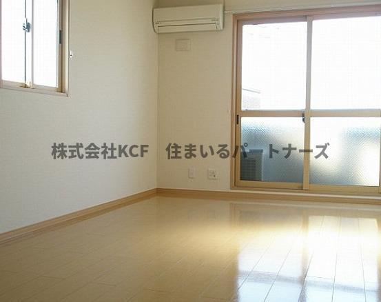 拡大写真:カトレアコート 1階101のおしゃれなリビングです