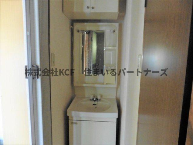 拡大写真:フェニックス久留米 4階406の広い洗面スペース