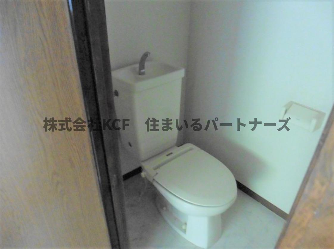 拡大写真:フェニックス久留米 4階406のシンプルで使いやすいトイレです