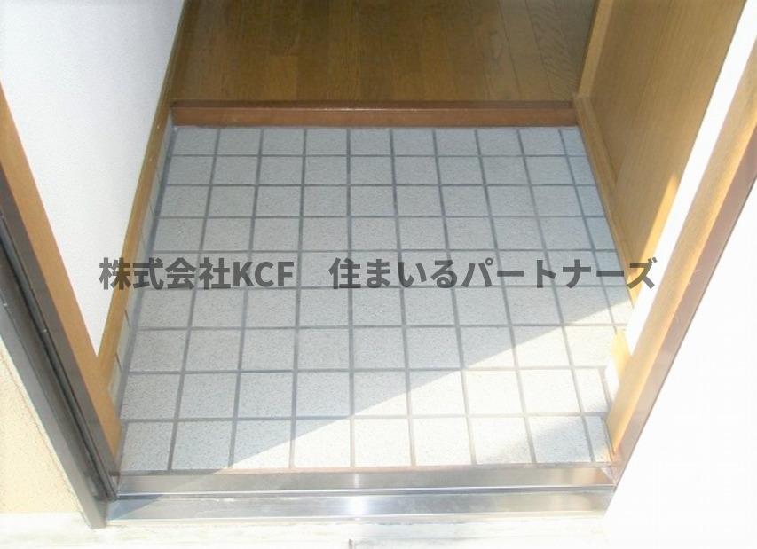 拡大写真:コンフォーレ 2階203の玄関です
