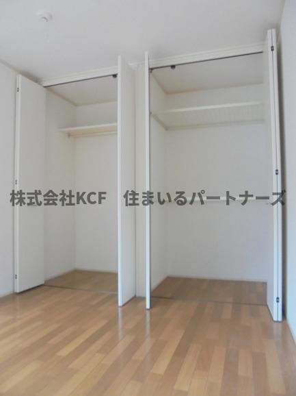 拡大写真:コンフォート・アイ 1階102の専用の収納スペースです