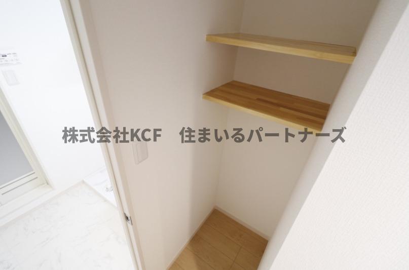 拡大写真:ウインクルム・CREST 2階202のたっぷりとした収納スペースです