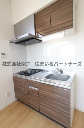 拡大写真:ウインクルム・CREST 2階202のコンパクトなキッチンで掃除もラクラク