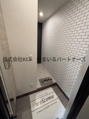 拡大写真:D-ROOM+西町 1階102の収納もある玄関です