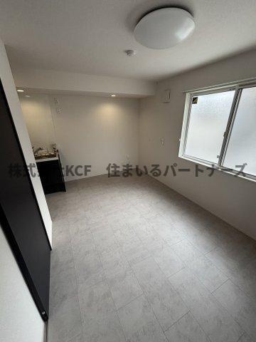 拡大写真:D-ROOM+西町 1階102のおしゃれな居間です