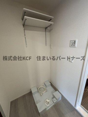 拡大写真:D-ROOM+西町 2階203の明るい洗面所です