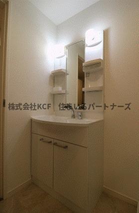 拡大写真:Leaf津福駅南 3階302の独立洗面台