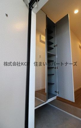 拡大写真:Leaf津福駅南 3階302の玄関