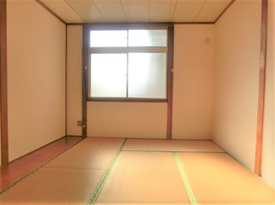 拡大写真:リトルハイツ 2階201の明るい和室です