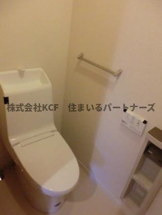 拡大写真:グラン・メゾン大石 A棟 2階202の清潔感のあるトイレです