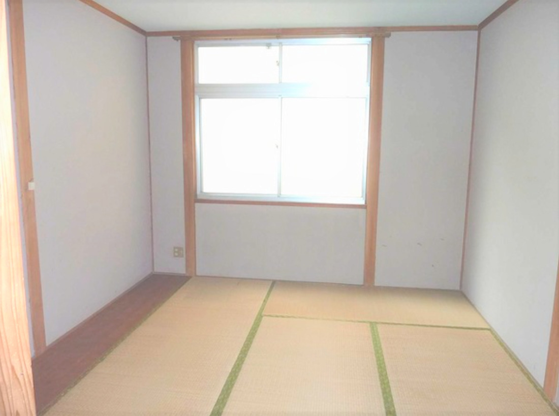 拡大写真:リトルハイツ 1階102の居間です
