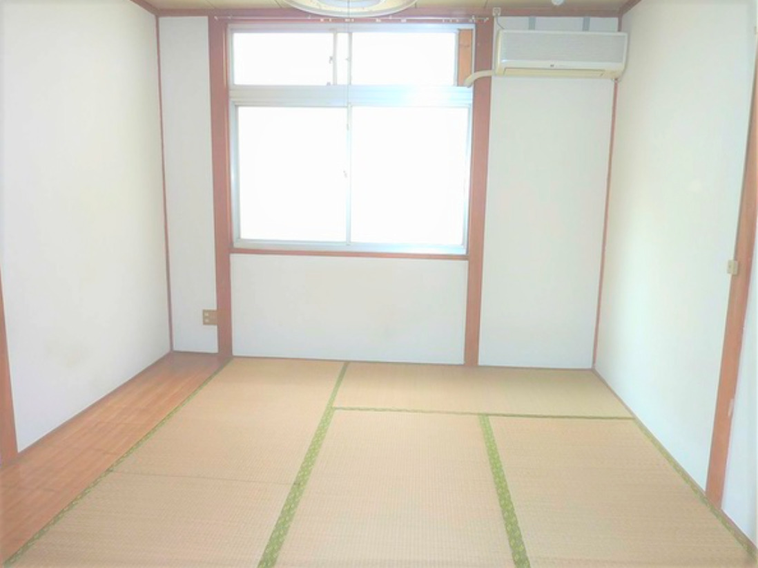 拡大写真:リトルハイツ 2階202の使い勝手のいい寝室です