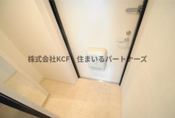 拡大写真:ケープラス 4階401のきれいな玄関です