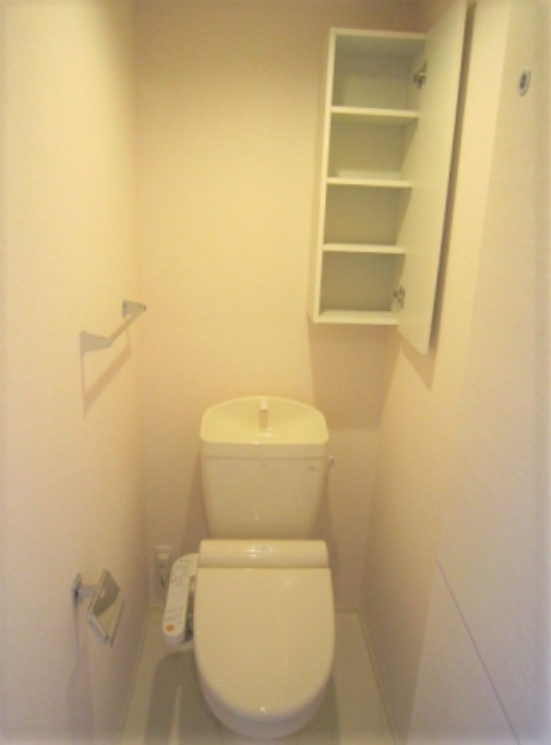 拡大写真:エトワールⅡ 1階101の清潔感のあるトイレです