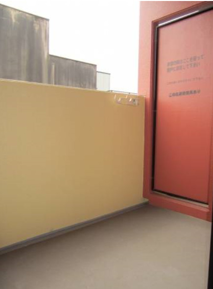 拡大写真:ロマネスク通町第2 7階705の落ち着いた時間を過ごせるバルコニーです
