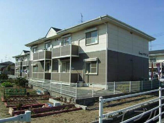 拡大写真:グレイトササイD 1階102の建物外観