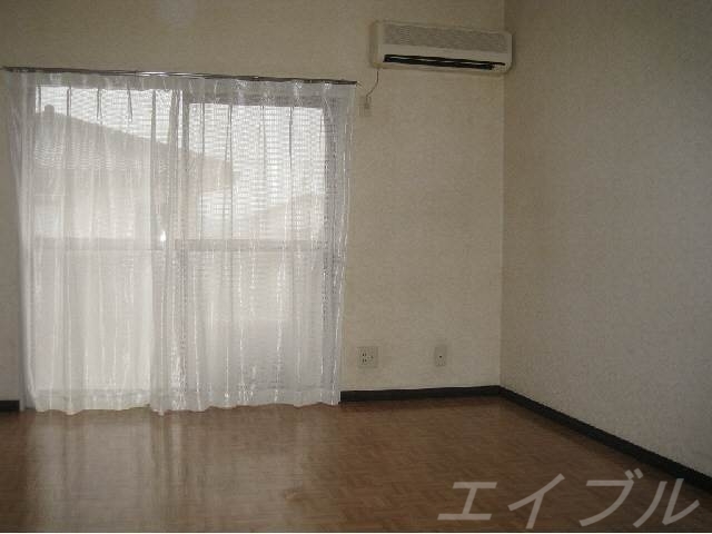 拡大写真:茶屋町エビスコーポ 2階205の居室・リビング
