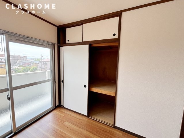 拡大写真：サンライフ弁天 3階307の収納