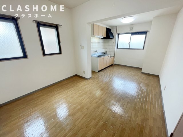 拡大写真：ソレアードパラシオン 3階301の同物件の別部屋になります。