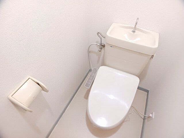 拡大写真:コーポラス谷田 1階101のトイレ