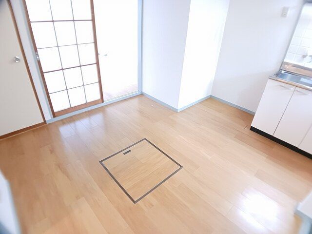 拡大写真:コーポラス谷田 1階101の居間