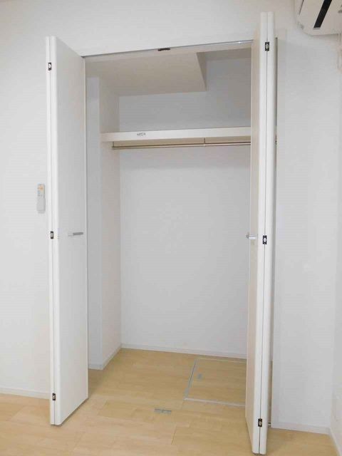 拡大写真:エスポワール 井田 1階103の収納