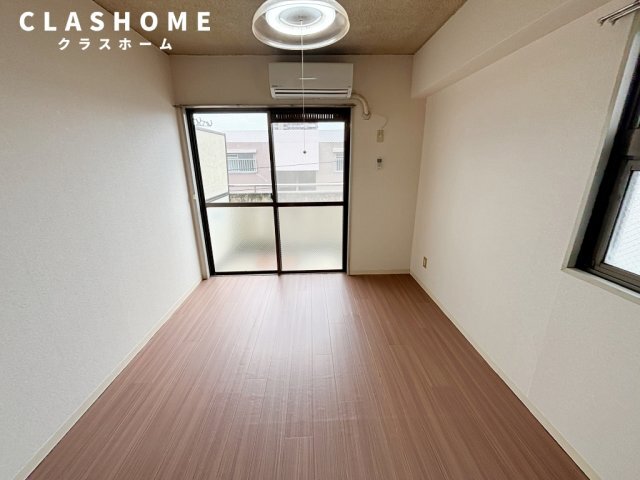 拡大写真:矢羽根ビル 5階502の居間