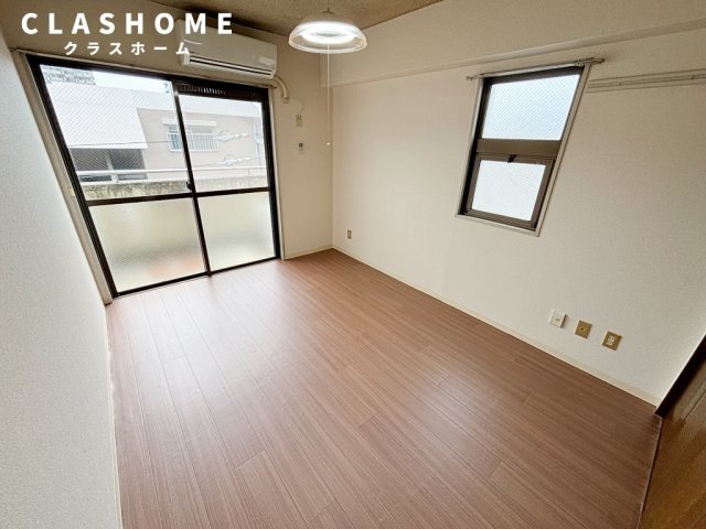 拡大写真:矢羽根ビル 5階502の居間