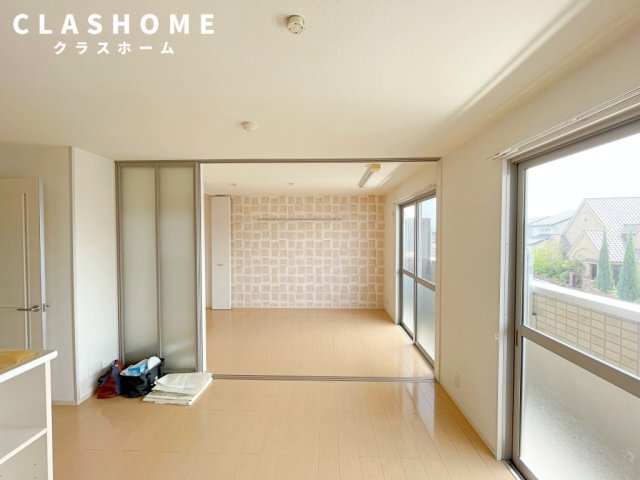 拡大写真:F<エフ> 3階303の同物件の別部屋になります。