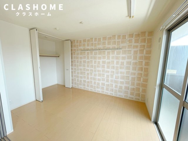 拡大写真:F<エフ> 3階303の同物件の別部屋になります。