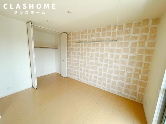 拡大写真:F<エフ> 3階303の同物件の別部屋になります。