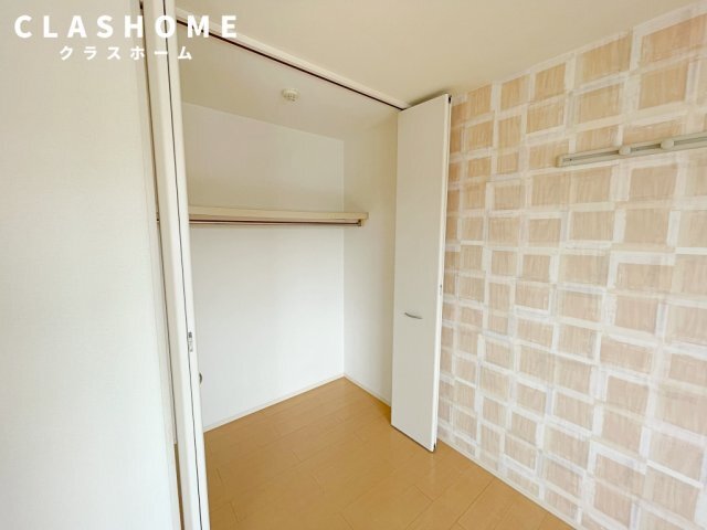 拡大写真:F<エフ> 3階303の同物件の別部屋になります。