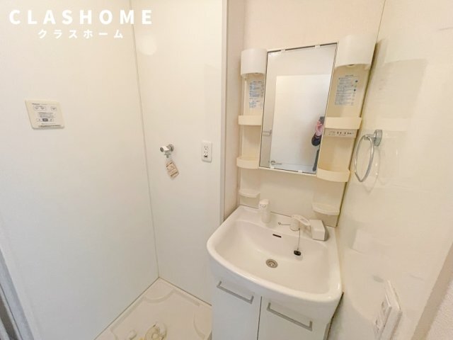 拡大写真:F<エフ> 3階303の同物件の別部屋になります。
