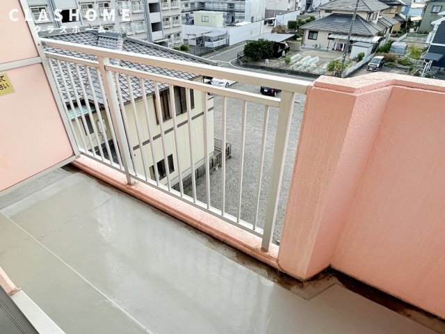拡大写真:グランデュール56 2階205の同物件の別部屋になります。