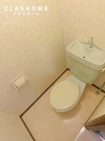 拡大写真:グランデュール56 2階205の同物件の別部屋になります。